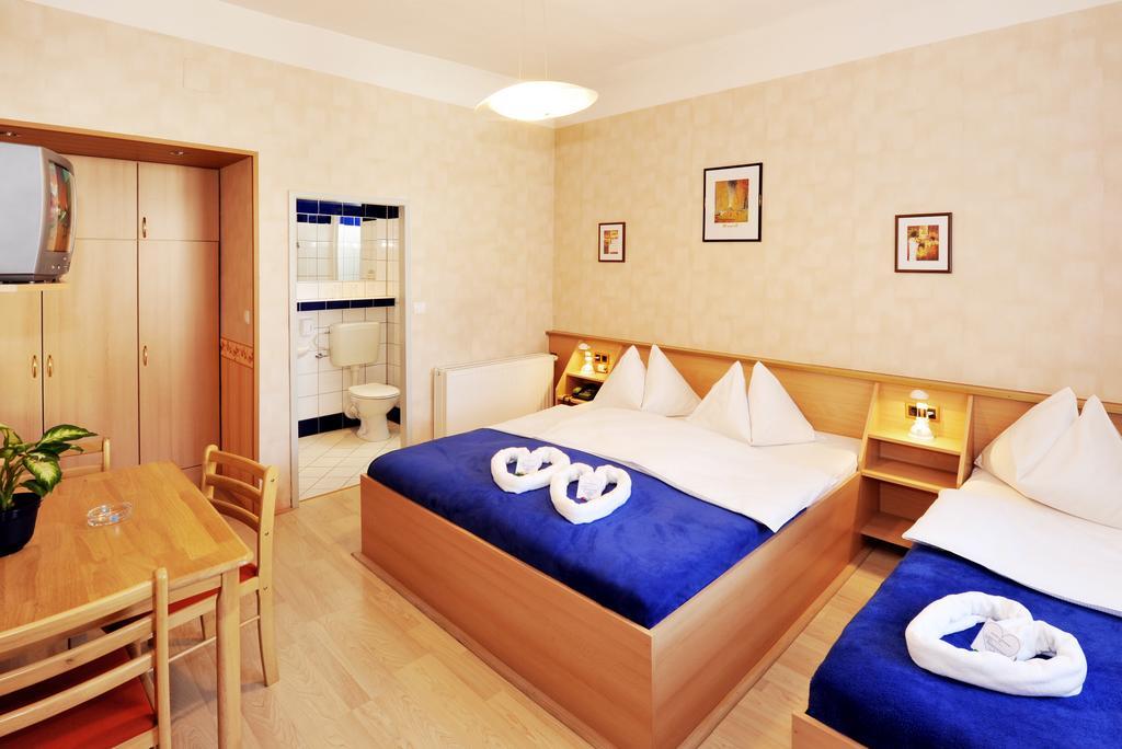 Hotel Franzenshof 2*
